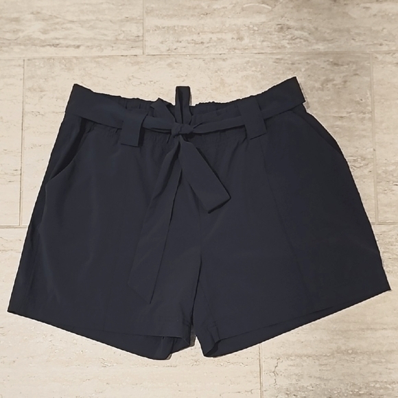 Athleta Destination Navy Blue High Waist Casual Shorts with Belt sz 14 - Picture 1 of 6